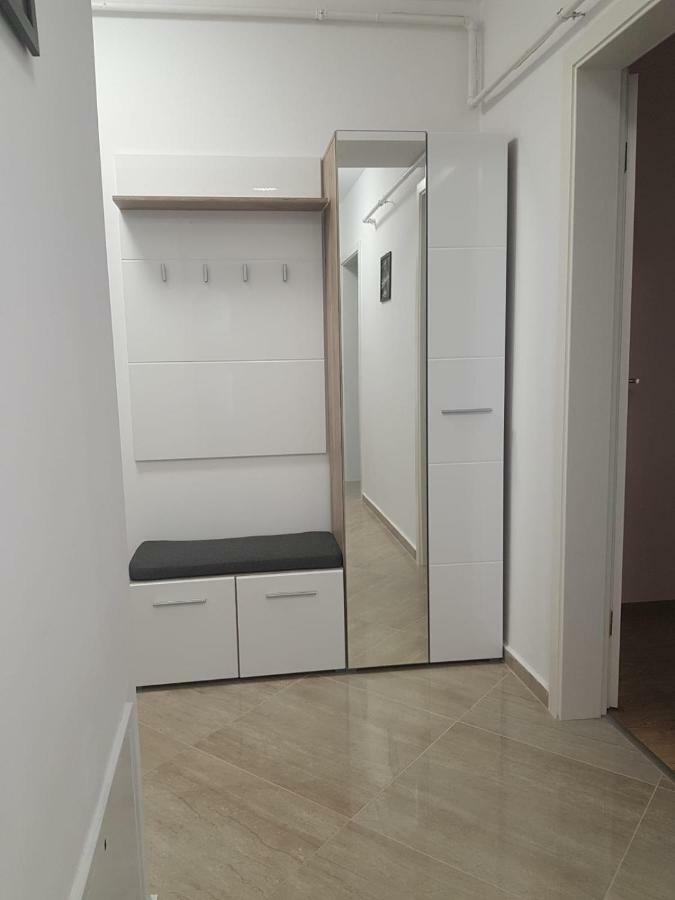 Monadin 3 *