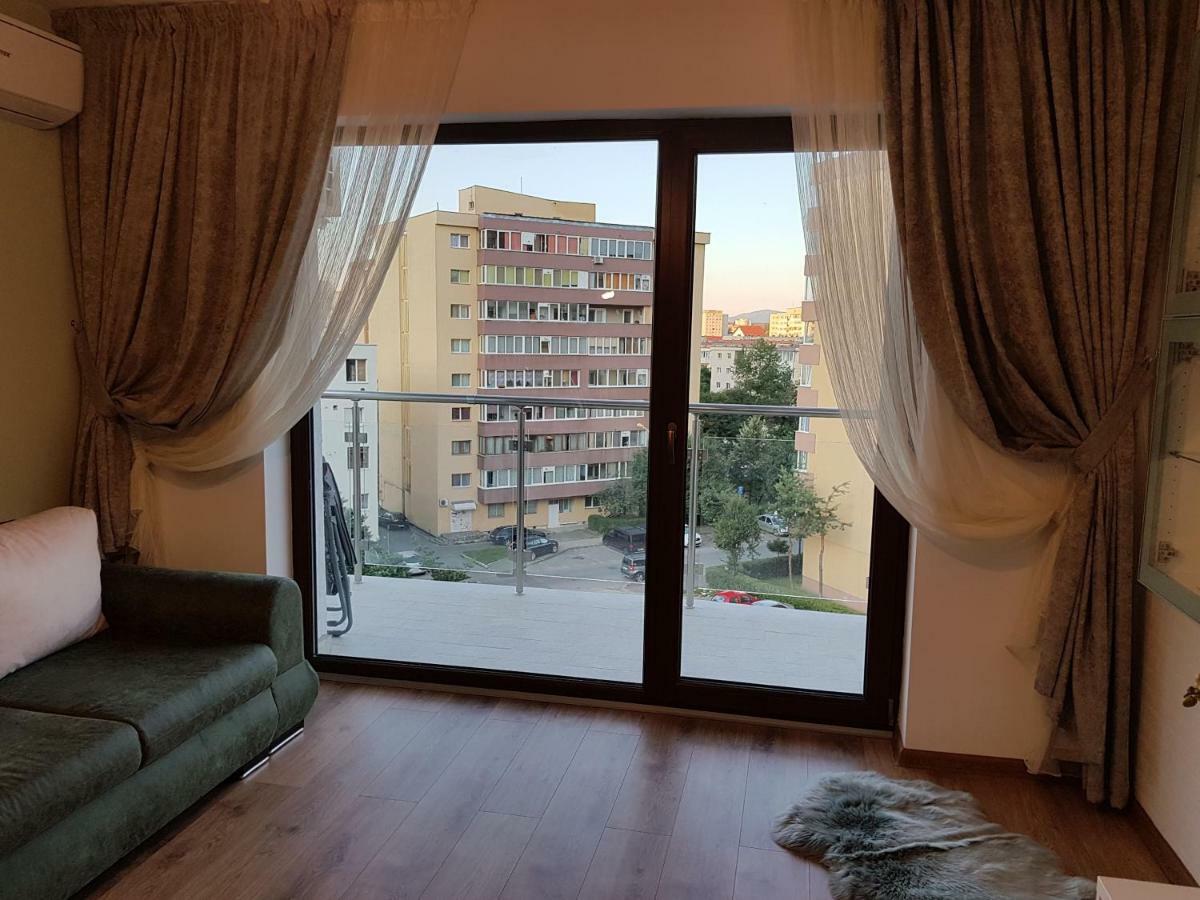 Monadin 3 *