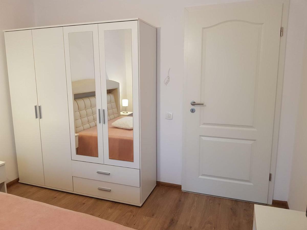 Monadin 3 Apartment *